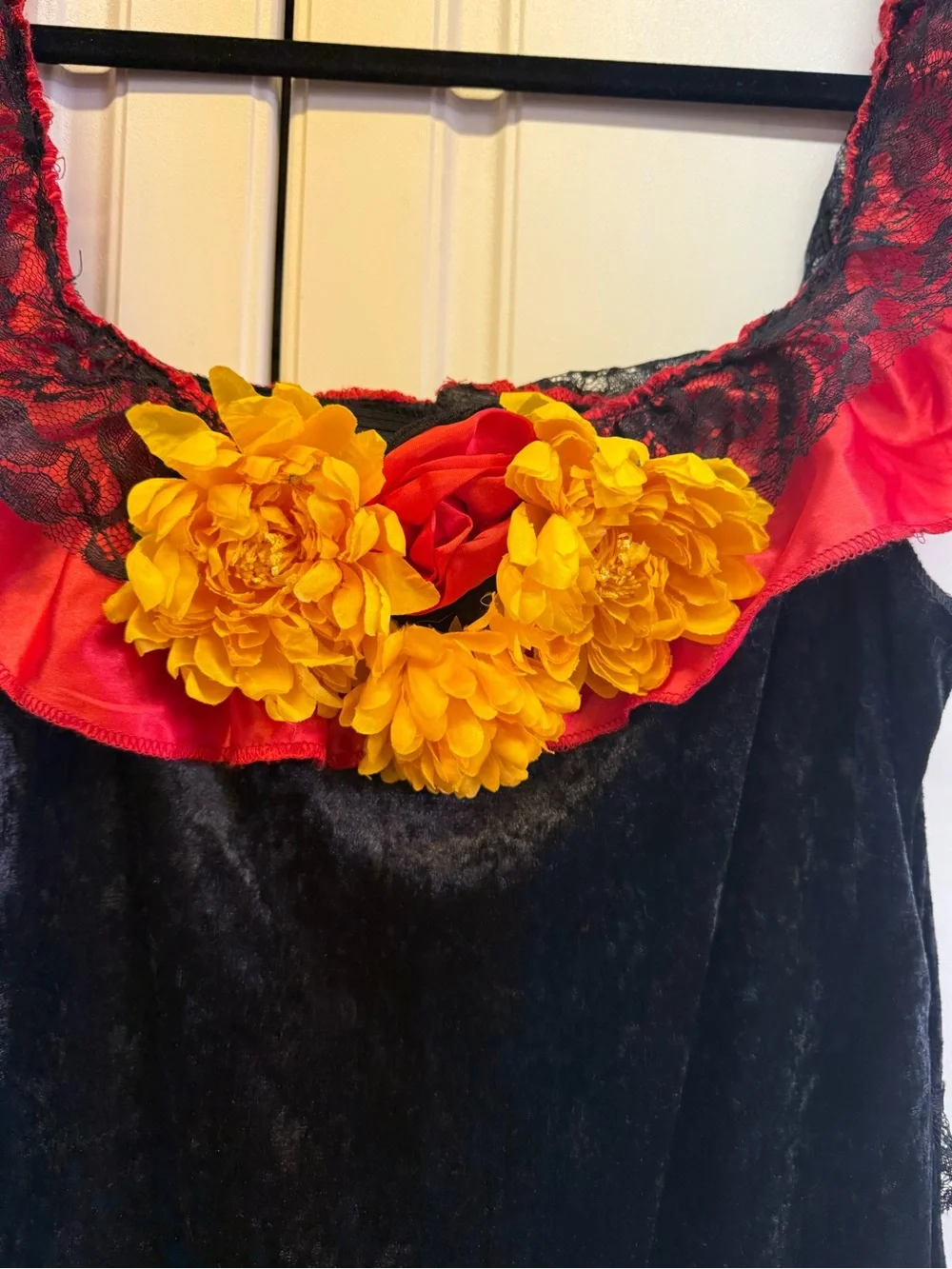 Women’s size Medium Catrina Black and Red Floral Fiesta Costume Dress